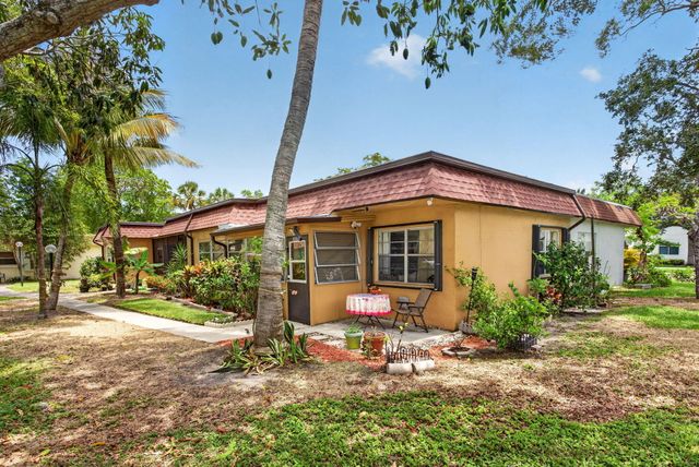 2002 SW Natura Boulevard B, Deerfield Beach, FL 33441