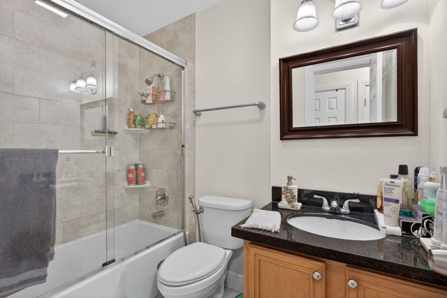 2002 SW Natura Boulevard B, Deerfield Beach, FL 33441