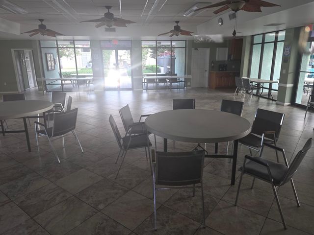 2002 SW Natura Boulevard B, Deerfield Beach, FL 33441