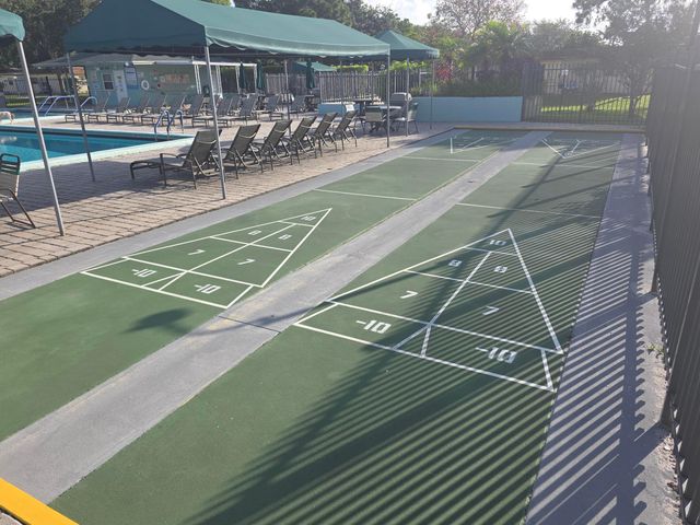 2002 SW Natura Boulevard B, Deerfield Beach, FL 33441