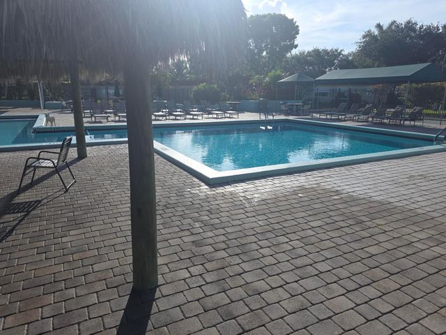 2002 SW Natura Boulevard B, Deerfield Beach, FL 33441