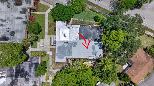 2002 SW Natura Boulevard B, Deerfield Beach, FL 33441