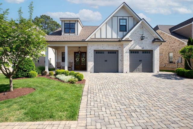 2111 White Poplar Court, Murfreesboro, TN 37130