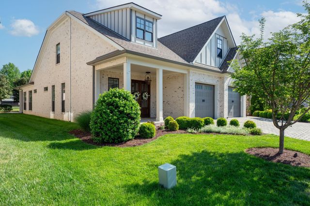 2111 White Poplar Court, Murfreesboro, TN 37130