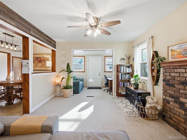 1405 W Elmwood Avenue, Clawson, MI 48017