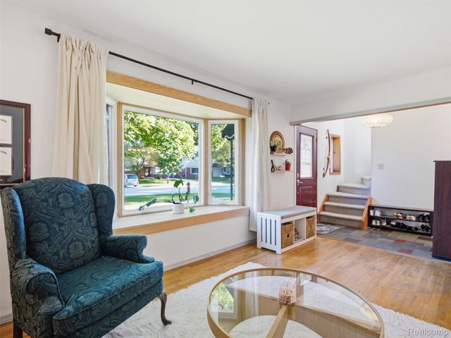 1405 W Elmwood Avenue, Clawson, MI 48017