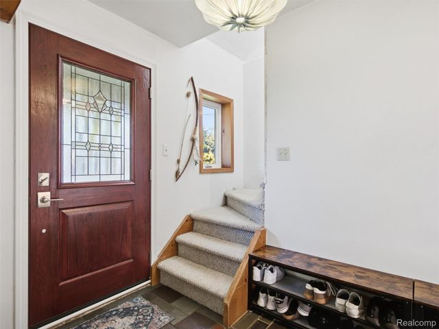 1405 W Elmwood Avenue, Clawson, MI 48017