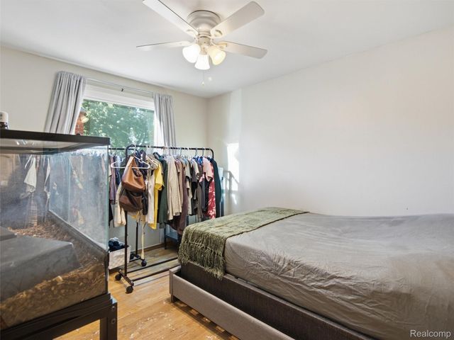 1405 W Elmwood Avenue, Clawson, MI 48017