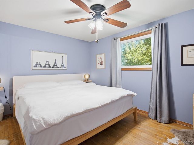 1405 W Elmwood Avenue, Clawson, MI 48017