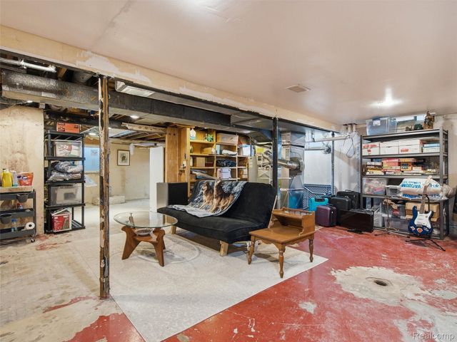 1405 W Elmwood Avenue, Clawson, MI 48017