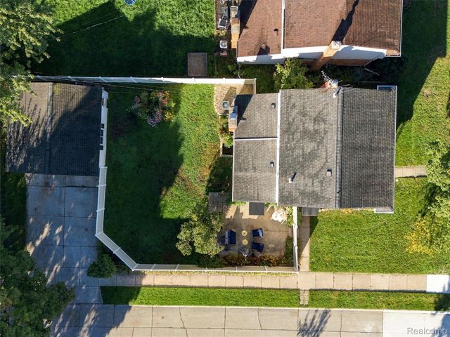 1405 W Elmwood Avenue, Clawson, MI 48017