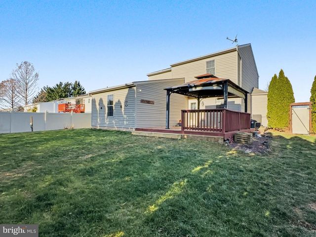 3025 SOLAR DR, Dover, PA 17315
