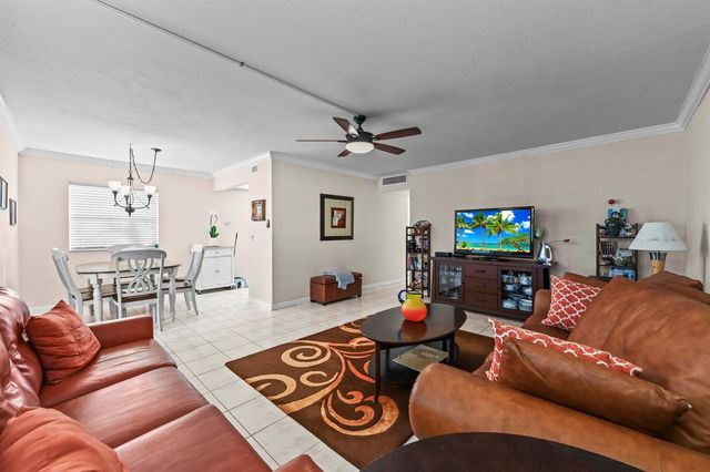 213 Brittany E, Delray Beach, FL 33446