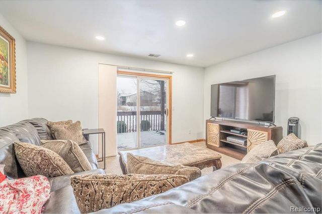 9714 Sawgrass Court, Belleville, MI 48111