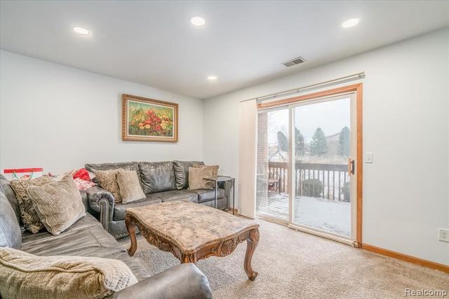 9714 Sawgrass Court, Belleville, MI 48111