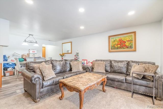 9714 Sawgrass Court, Belleville, MI 48111