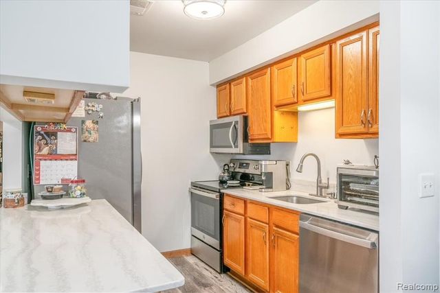 9714 Sawgrass Court, Belleville, MI 48111