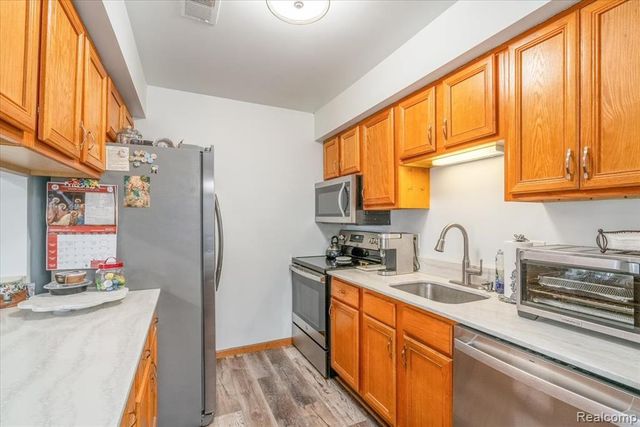 9714 Sawgrass Court, Belleville, MI 48111