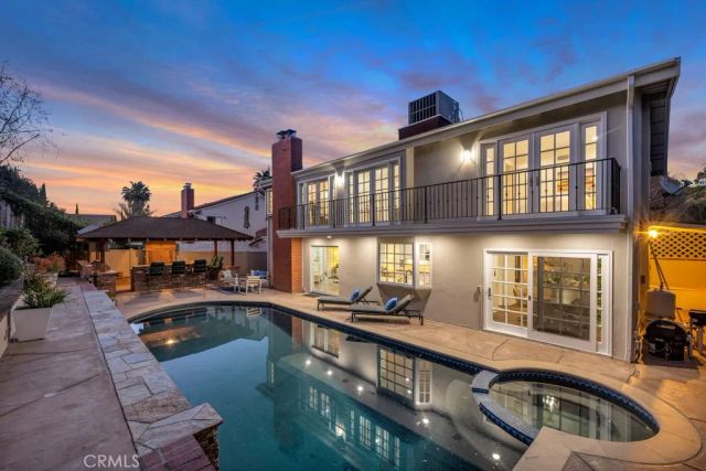 21438 Mulholland, Woodland Hills, CA 91364