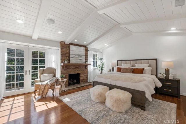 21438 Mulholland, Woodland Hills, CA 91364