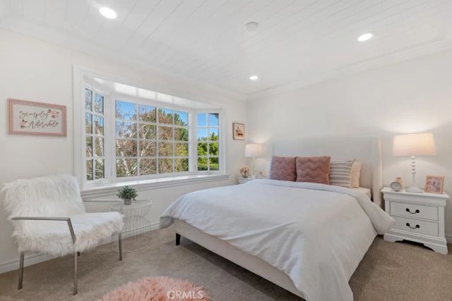 21438 Mulholland, Woodland Hills, CA 91364