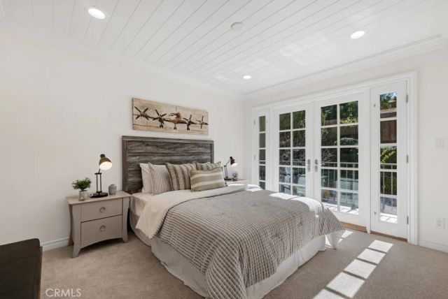 21438 Mulholland, Woodland Hills, CA 91364