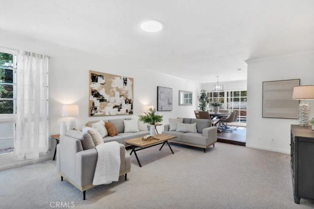 21438 Mulholland, Woodland Hills, CA 91364