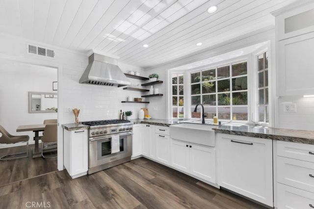 21438 Mulholland, Woodland Hills, CA 91364