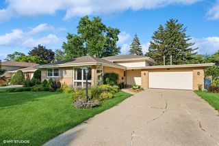 441 Pinehurst Drive, Des Plaines, IL 60016