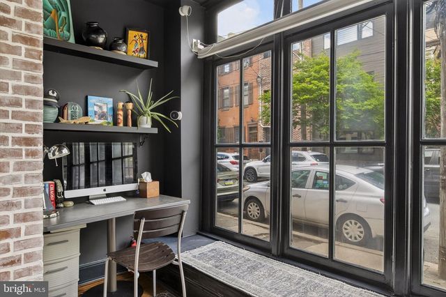 822 S 5TH ST, Philadelphia, PA 19147