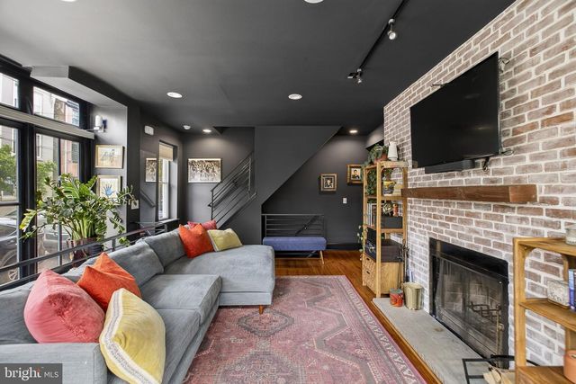 822 S 5TH ST, Philadelphia, PA 19147