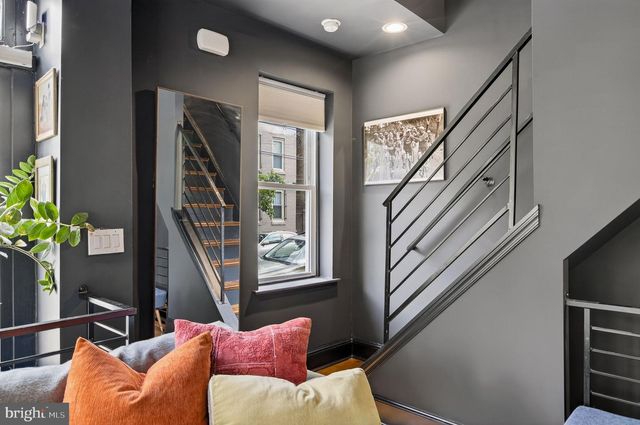 822 S 5TH ST, Philadelphia, PA 19147