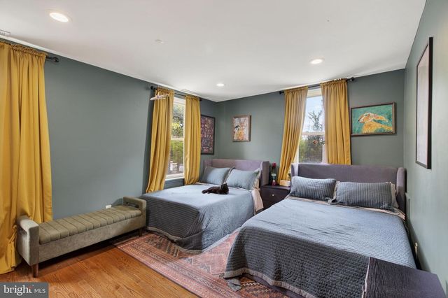 822 S 5TH ST, Philadelphia, PA 19147