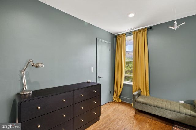 822 S 5TH ST, Philadelphia, PA 19147