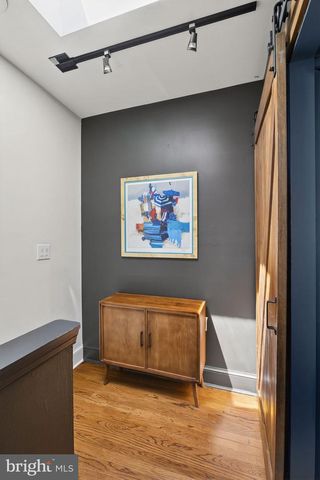 822 S 5TH ST, Philadelphia, PA 19147