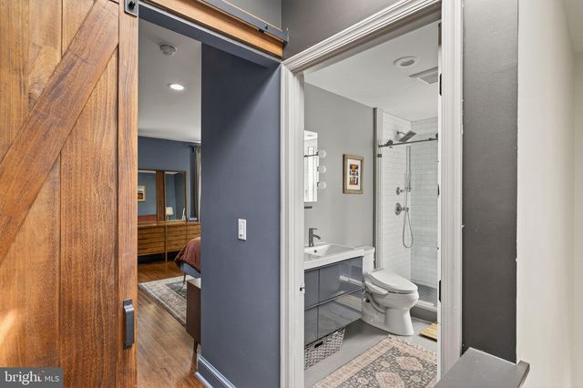822 S 5TH ST, Philadelphia, PA 19147