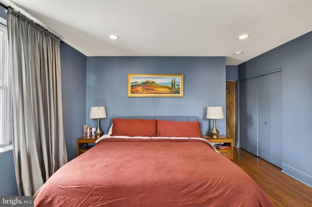 822 S 5TH ST, Philadelphia, PA 19147