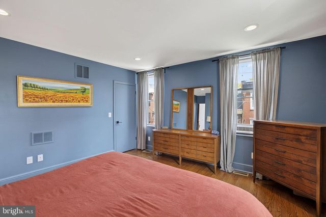 822 S 5TH ST, Philadelphia, PA 19147