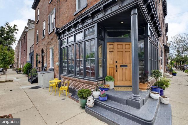 822 S 5TH ST, Philadelphia, PA 19147