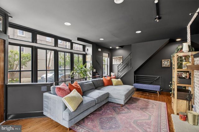 822 S 5TH ST, Philadelphia, PA 19147