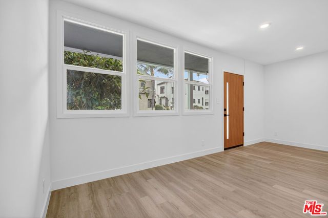 136 S Edgemont Street, Los Angeles, CA 90004