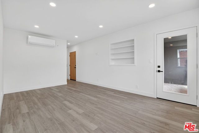 136 S Edgemont Street, Los Angeles, CA 90004