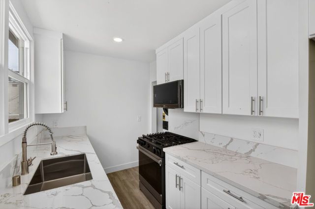 136 S Edgemont Street, Los Angeles, CA 90004