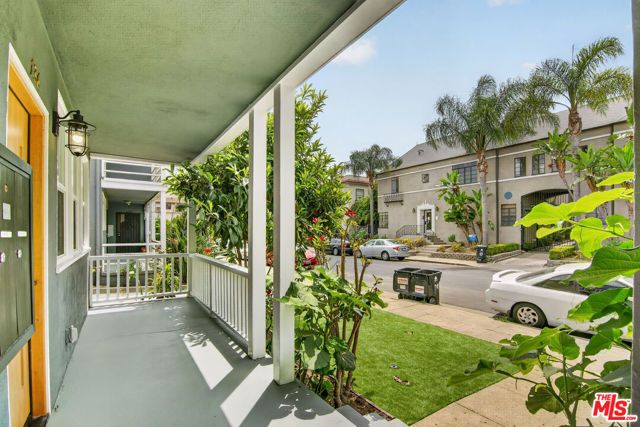 136 S Edgemont Street, Los Angeles, CA 90004