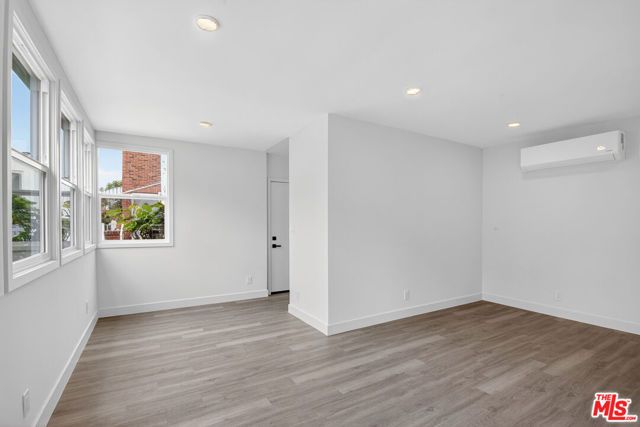 136 S Edgemont Street, Los Angeles, CA 90004