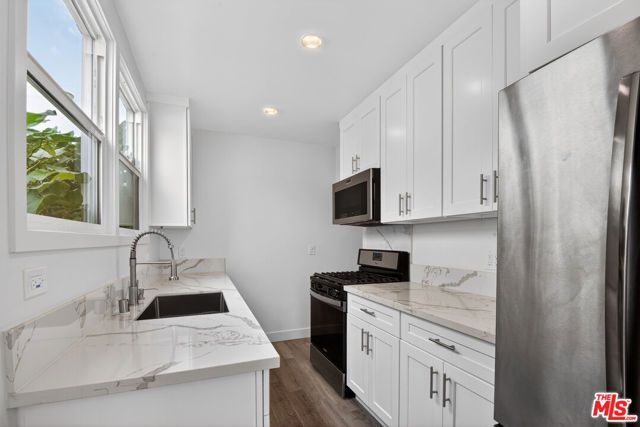 136 S Edgemont Street, Los Angeles, CA 90004