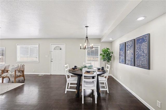 2900 E RED BRIDGE Road, Kansas City, MO 64137