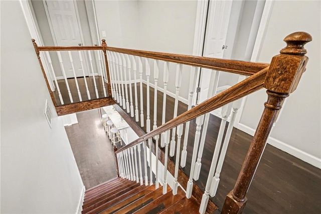 2900 E RED BRIDGE Road, Kansas City, MO 64137