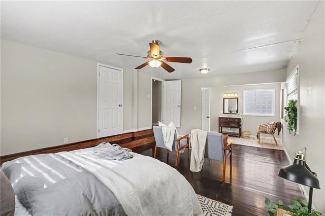 2900 E RED BRIDGE Road, Kansas City, MO 64137