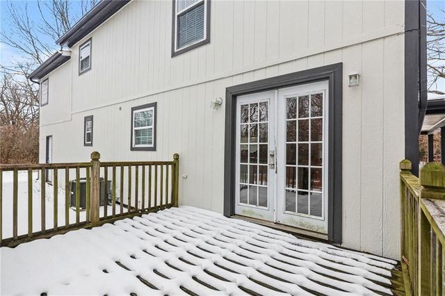 2900 E RED BRIDGE Road, Kansas City, MO 64137